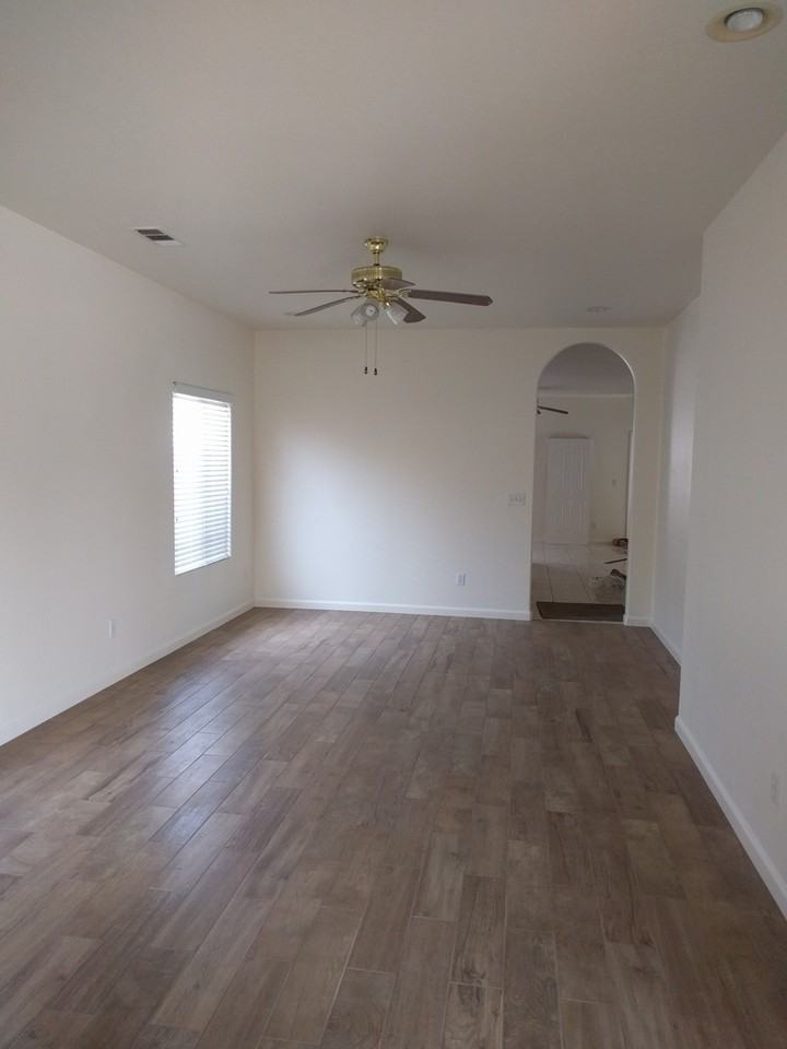 1270 Expedition St - Photo 2 of 9