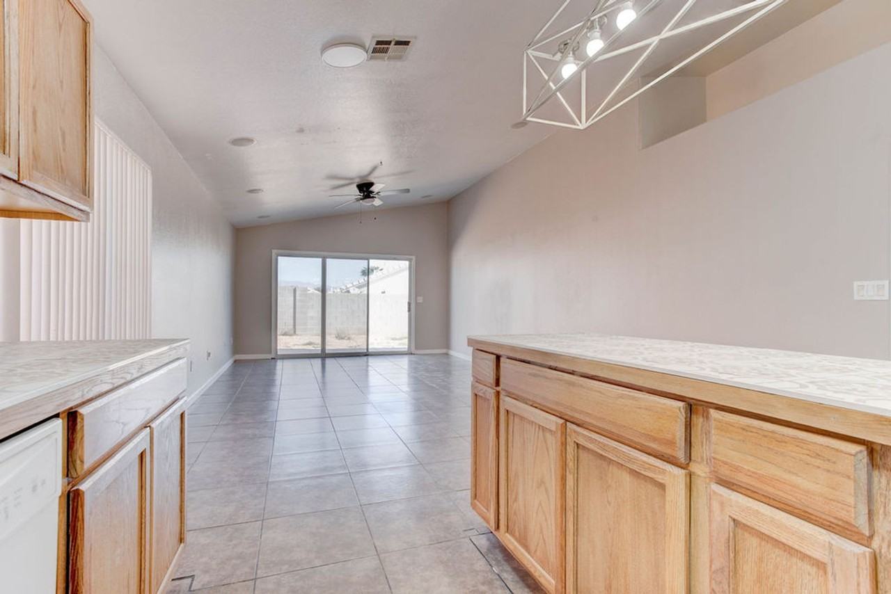 1716 Anchor Dr - Photo 7 of 38