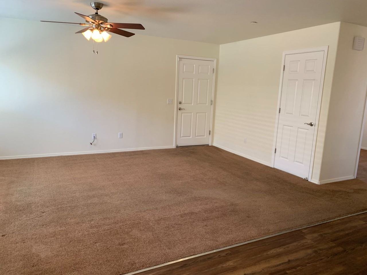 2111 Bella Oaks Dr - Photo 3 of 17