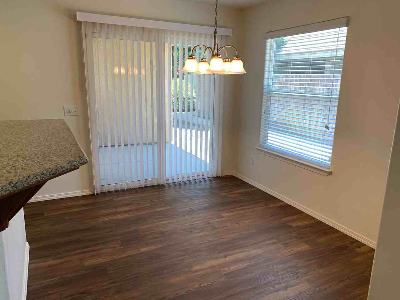 2111 Bella Oaks Dr - Photo 6 of 17