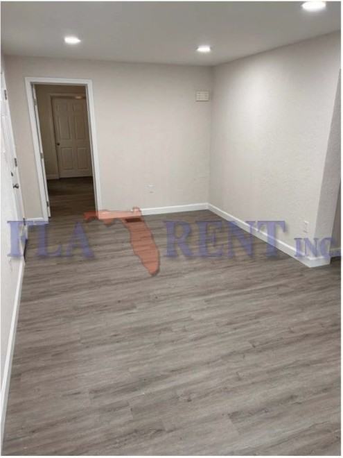 170 W Main St - Photo 4 of 17