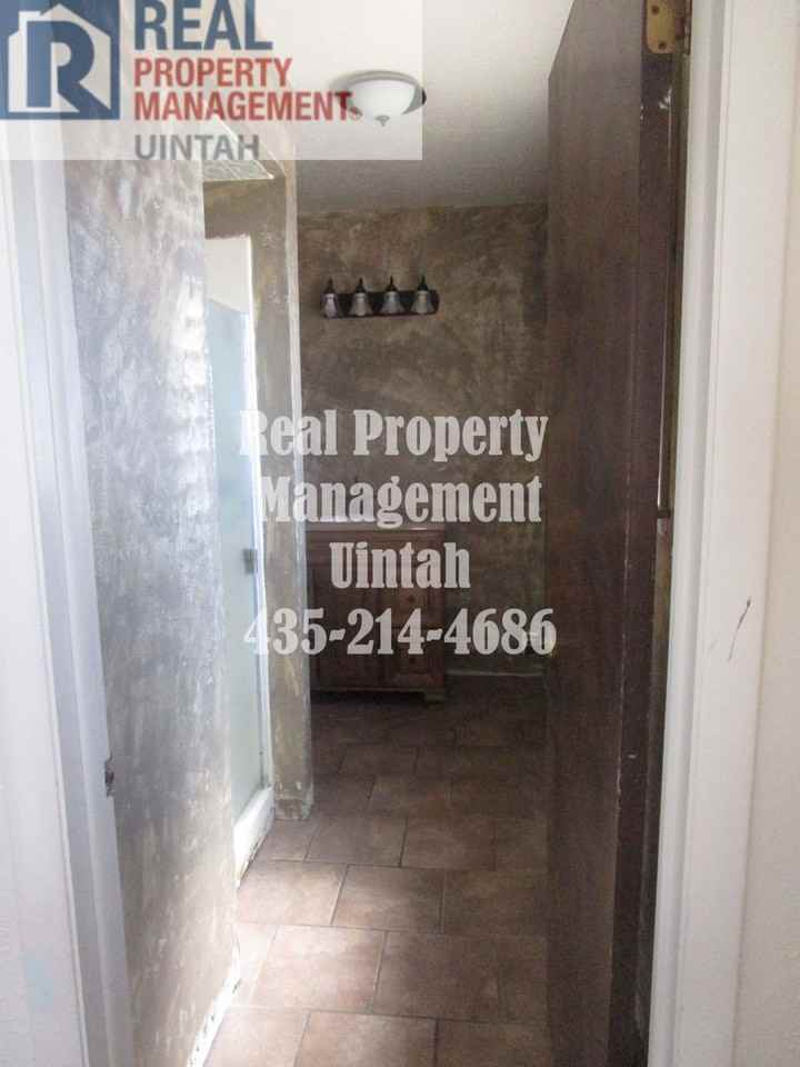 3815 E 4000 S - Photo 7 of 8