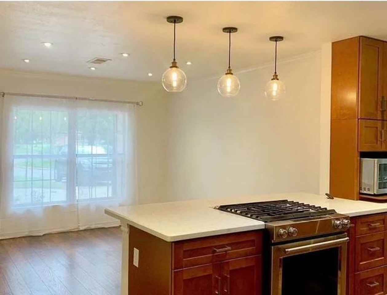 3535 Wentworth St - Photo 5 of 18