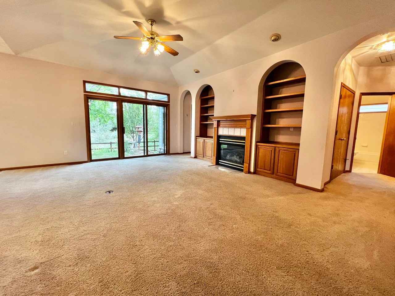 2719 Willow Creek Dr - Photo 4 of 42