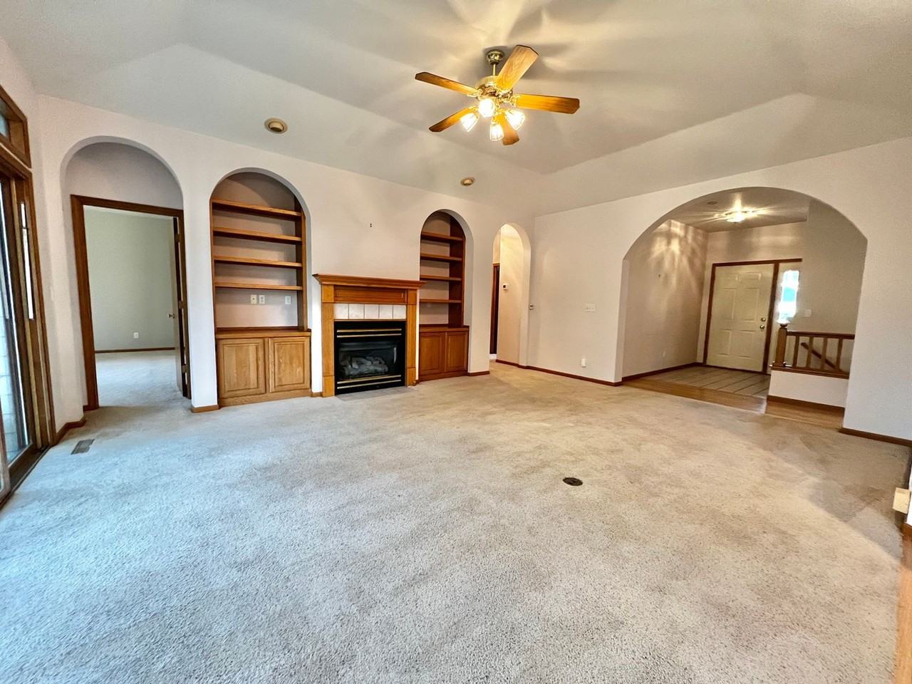 2719 Willow Creek Dr - Photo 5 of 42