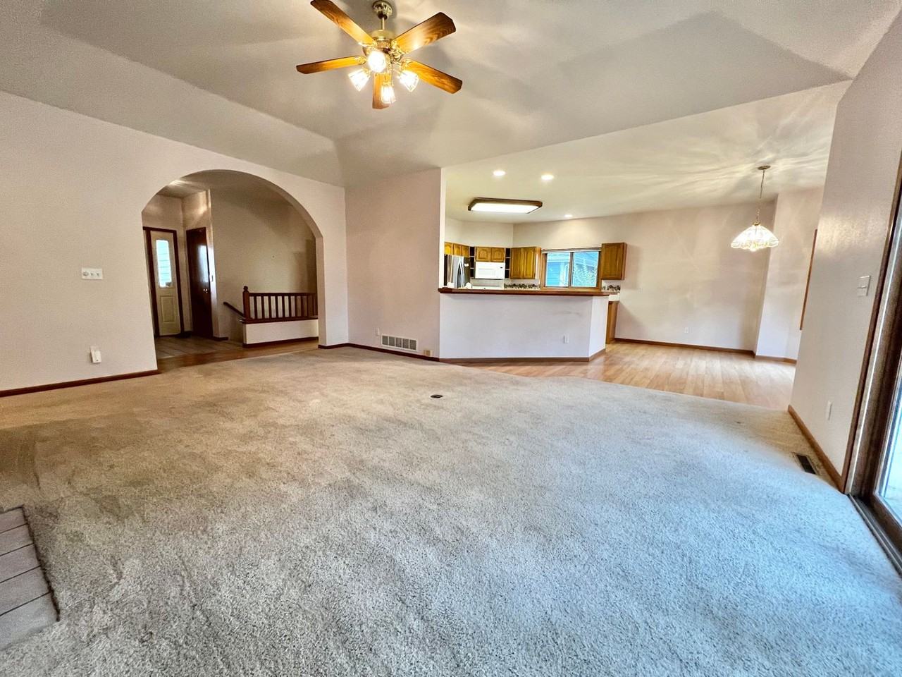 2719 Willow Creek Dr - Photo 6 of 42