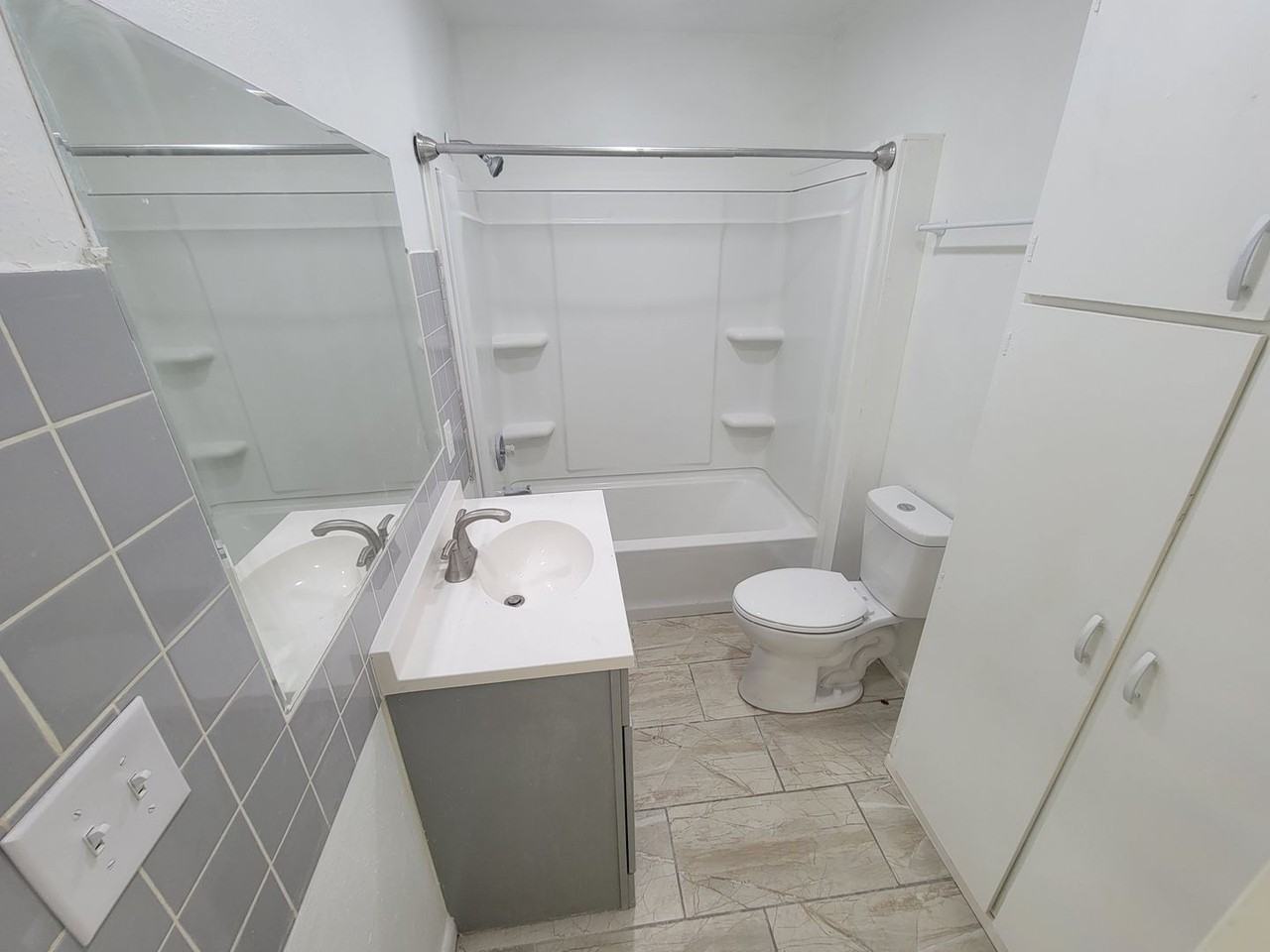 1225 1/2 Bermuda St - Photo 5 of 7