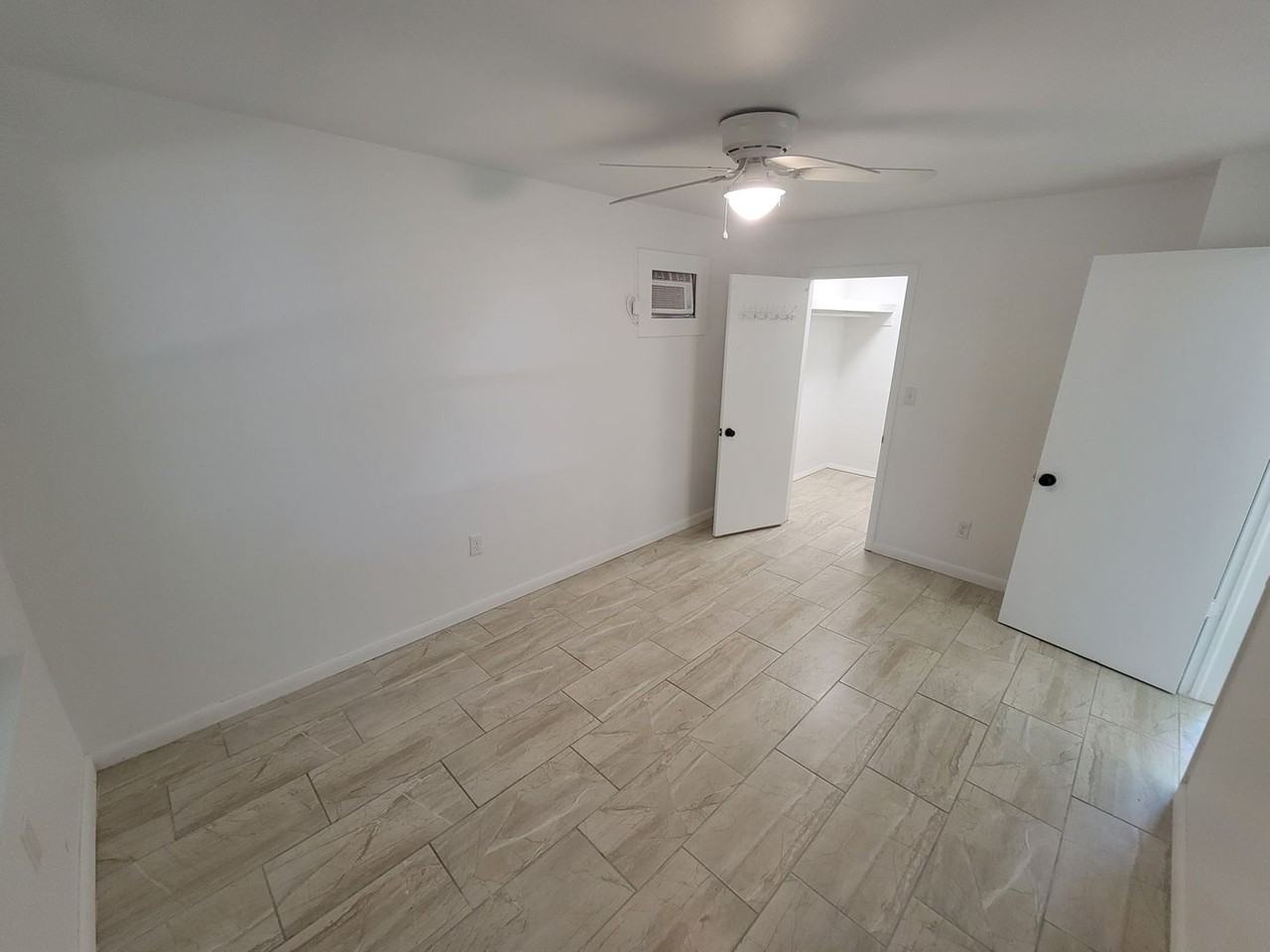 1225 1/2 Bermuda St - Photo 6 of 7