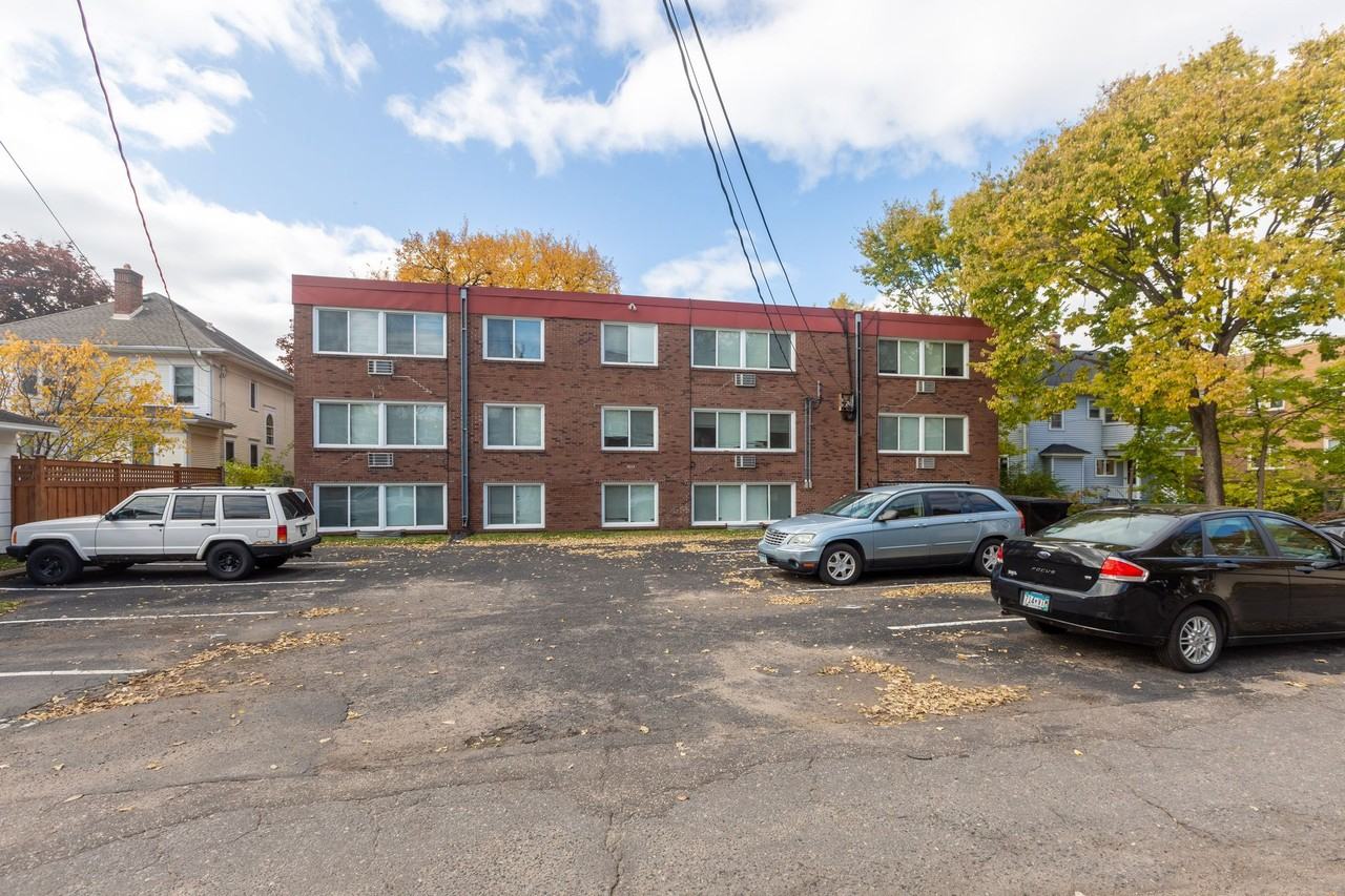 3033 James Ave S - Photo 3 of 4