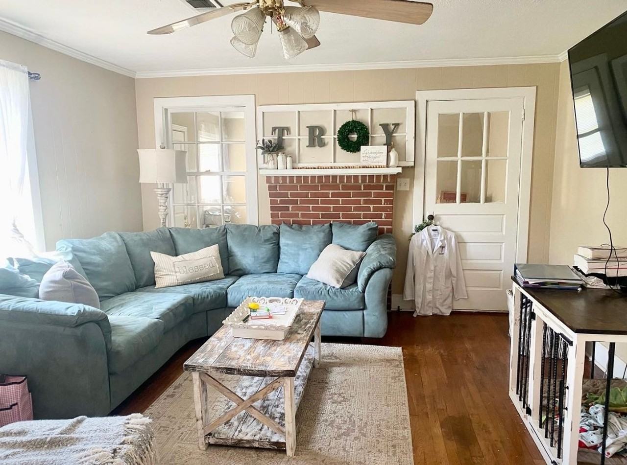 1111 Park St - Photo 2 of 8