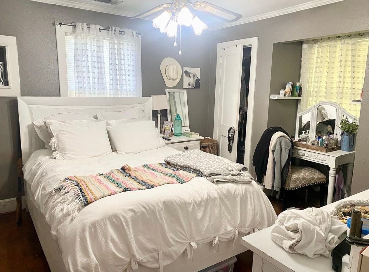 1111 Park St - Photo 4 of 8