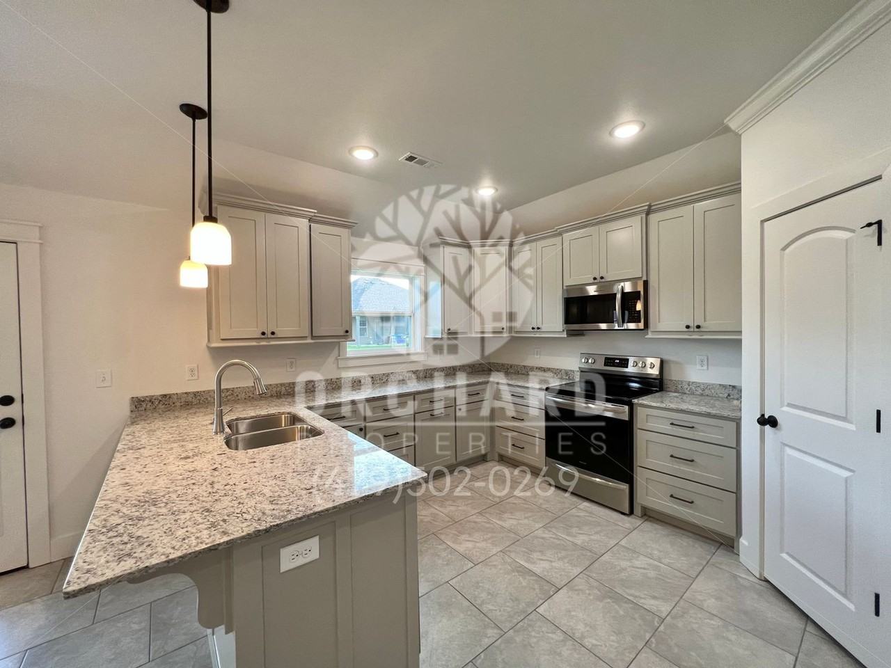 1809 E Hudson Dr - Photo 2 of 18