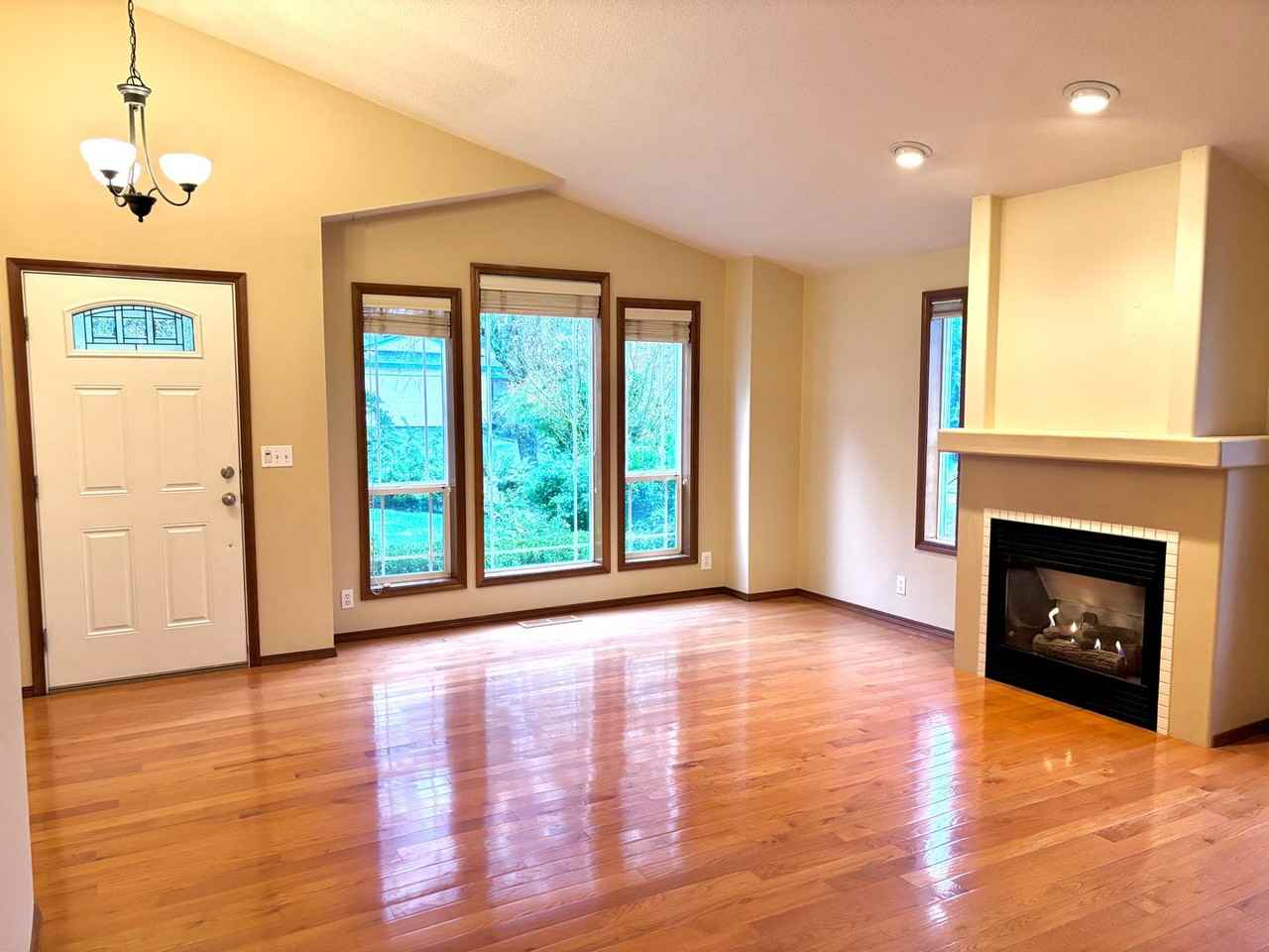 4537 Sw Arnold St - Photo 4 of 31