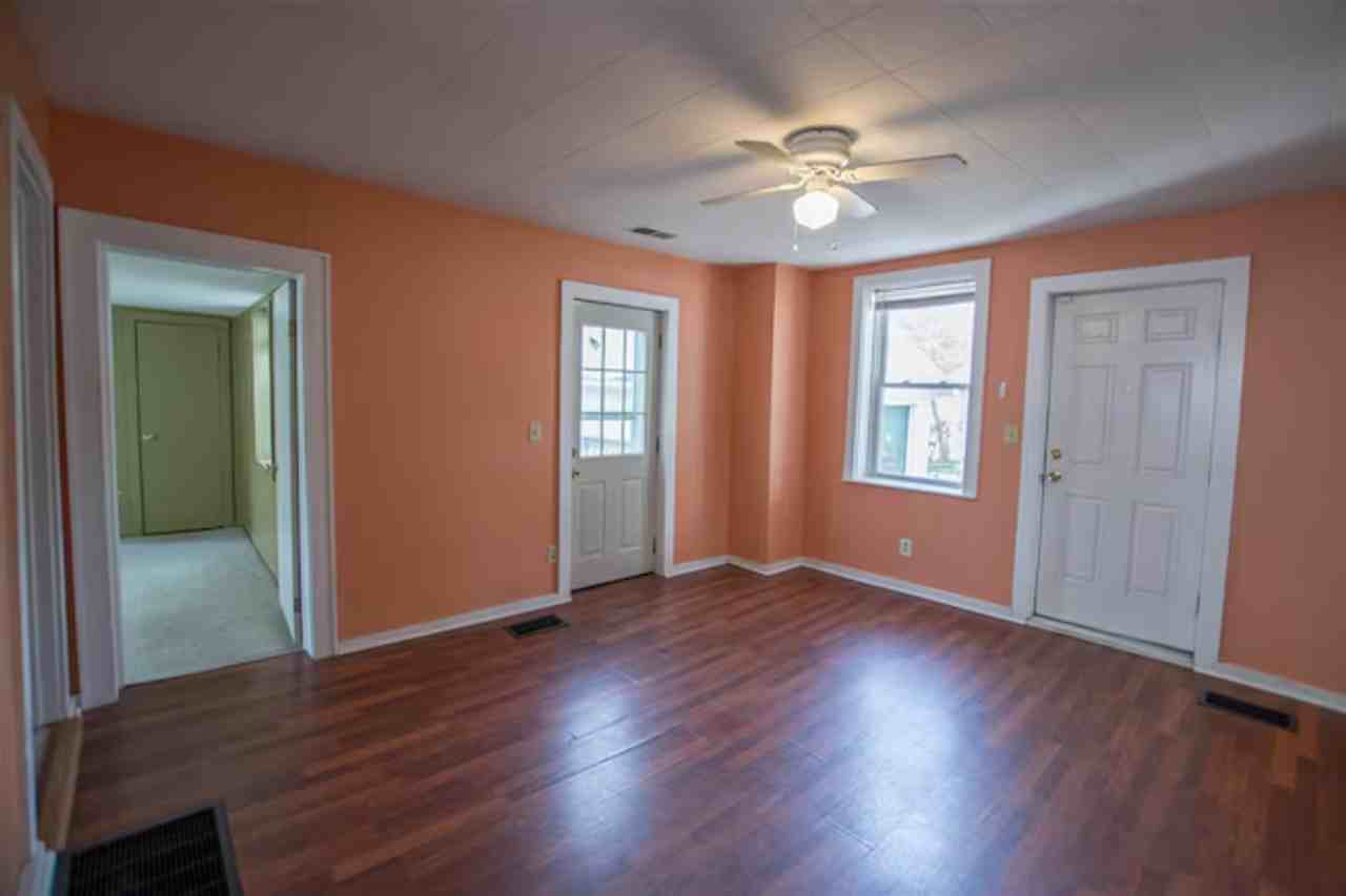 30 Chase St - Photo 7 of 26