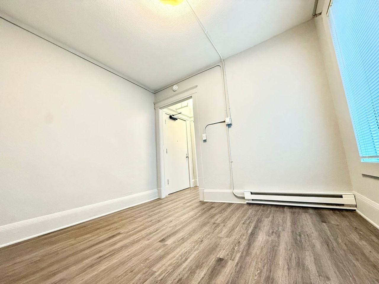 814 Columbia St - Photo 2 of 27
