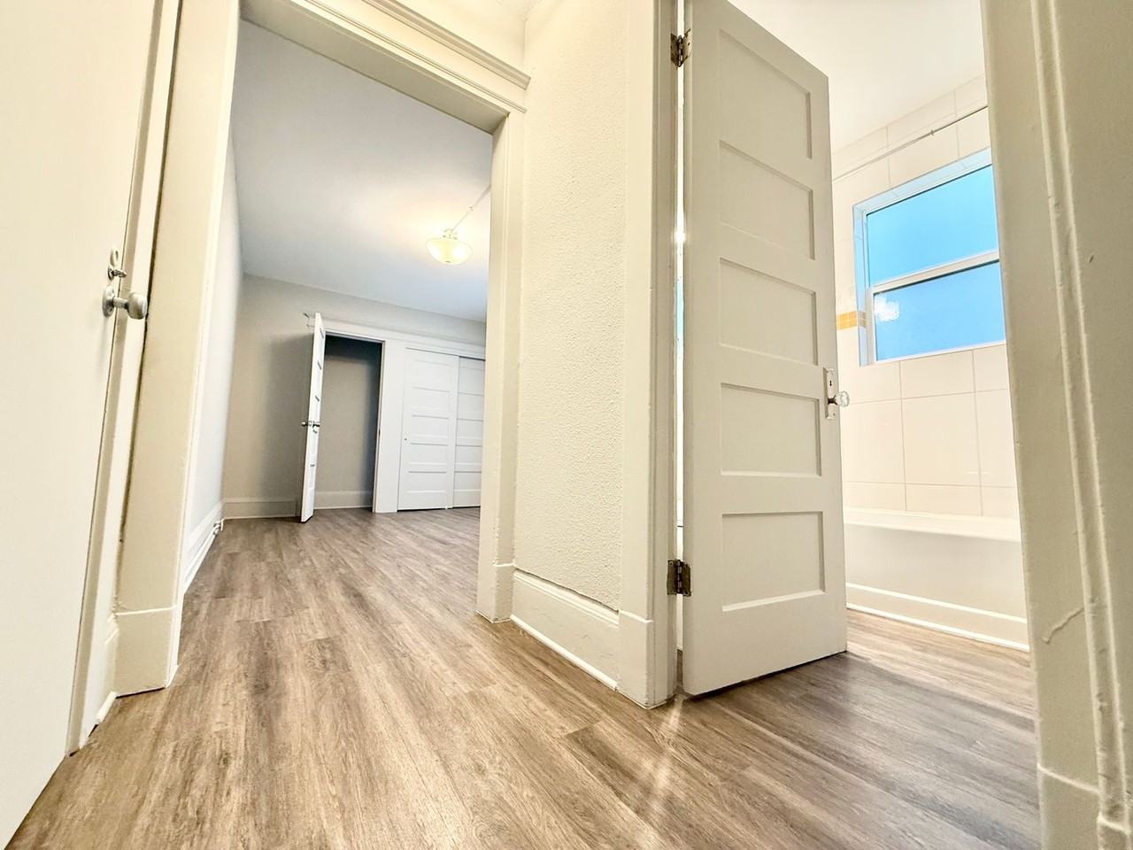 814 Columbia St - Photo 3 of 27
