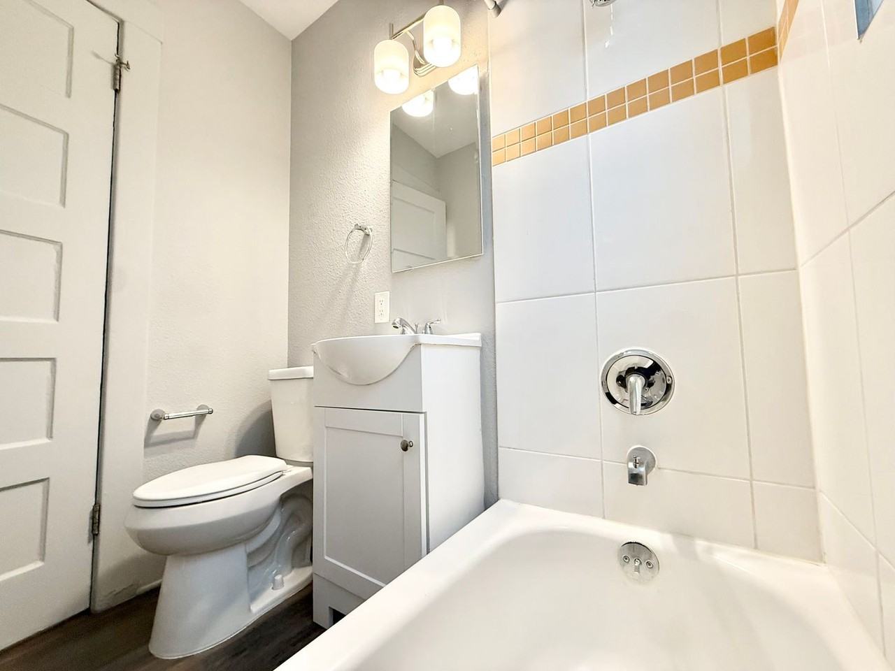 814 Columbia St - Photo 5 of 27