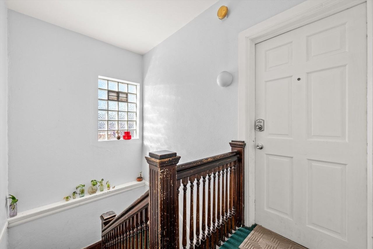 1225 N Marion St #4 - Photo 6 of 21