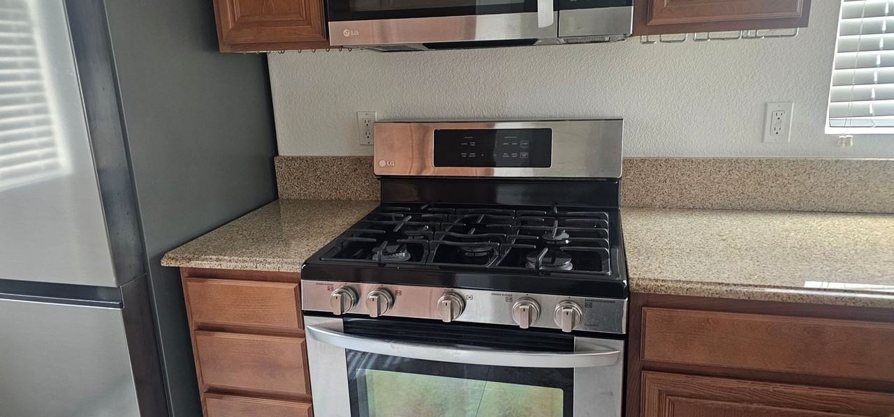 8310 Lower Trailhead Ave - Photo 4 of 17