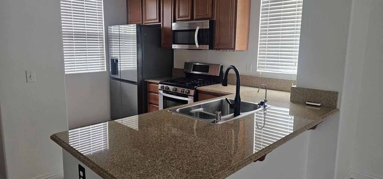 8310 Lower Trailhead Ave - Photo 5 of 17