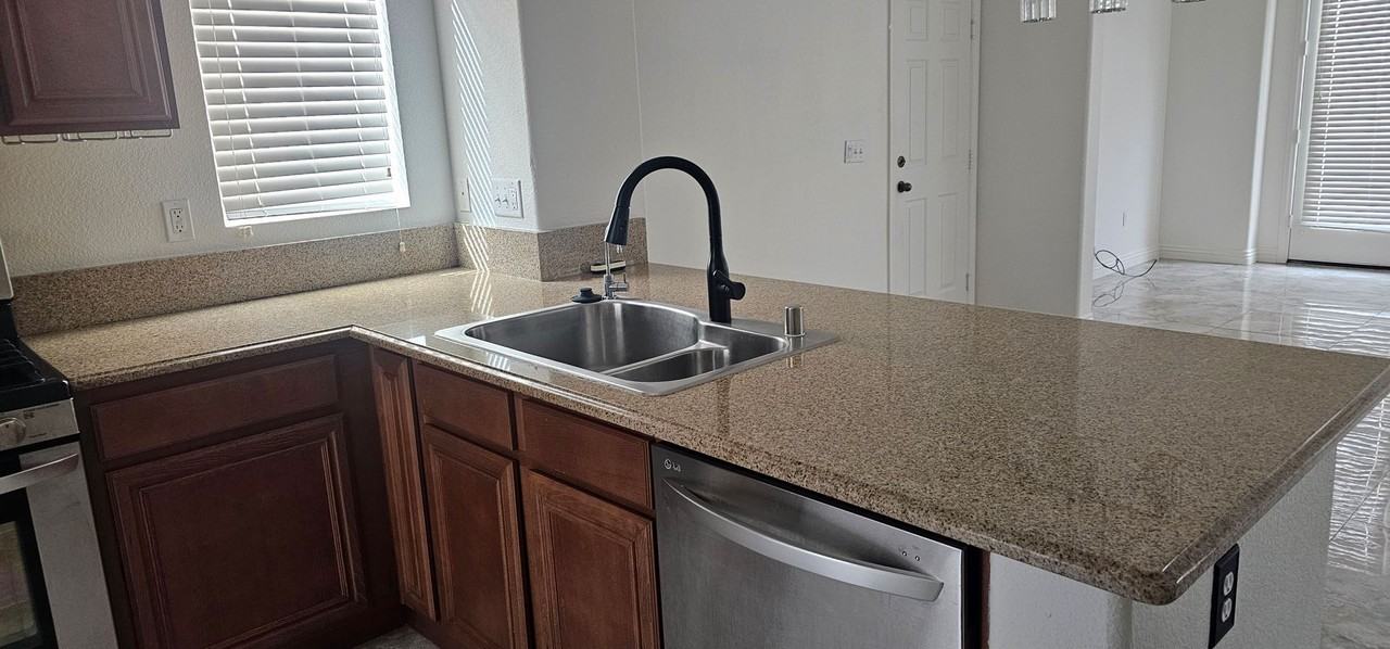 8310 Lower Trailhead Ave - Photo 7 of 17