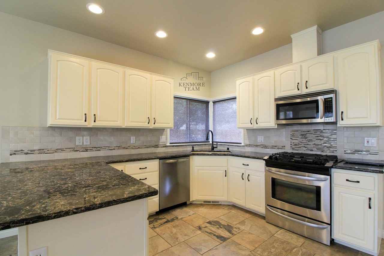 1743 Pinot Ct - Photo 2 of 14