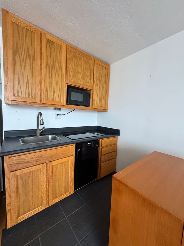 101 Aupuni St #514 - Photo 3 of 8