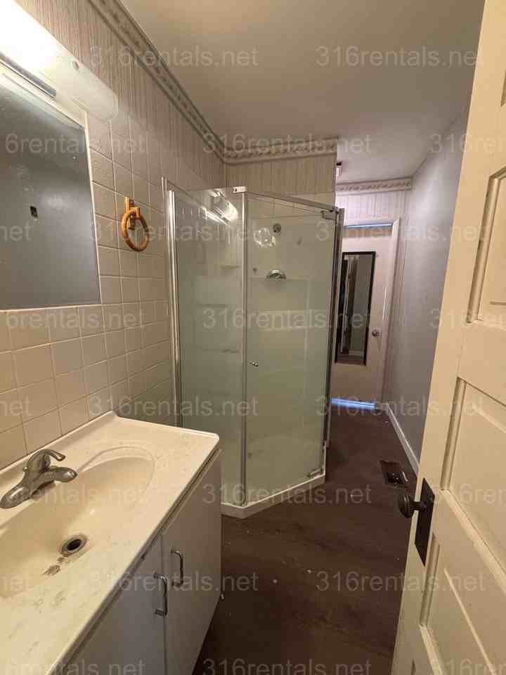 511 W Locust Ave - Photo 7 of 13