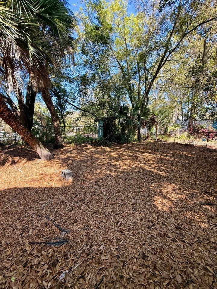 843 Crestwood St - Photo 6 of 8