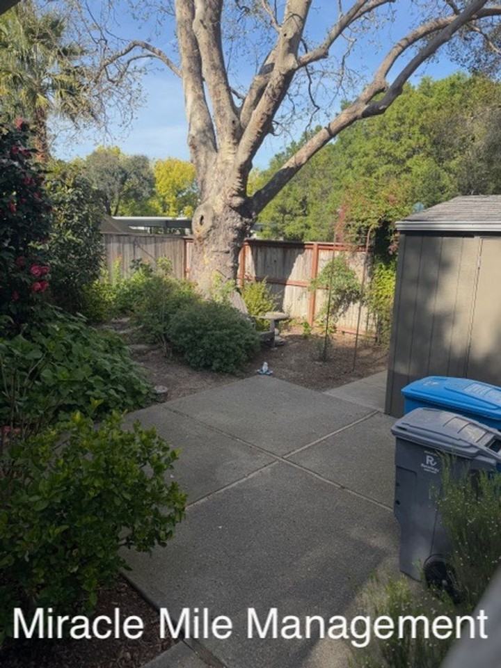 96 Martin Dr - Photo 2 of 13