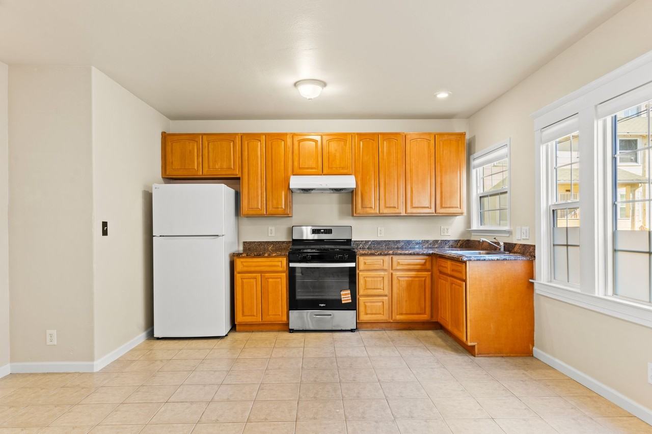 518 W Macarthur Blvd - Photo 7 of 14