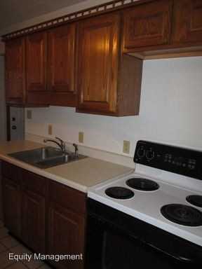 460 N Glenellen Ave - Photo 2 of 10