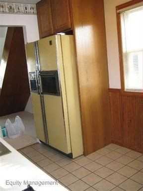 460 N Glenellen Ave - Photo 3 of 10