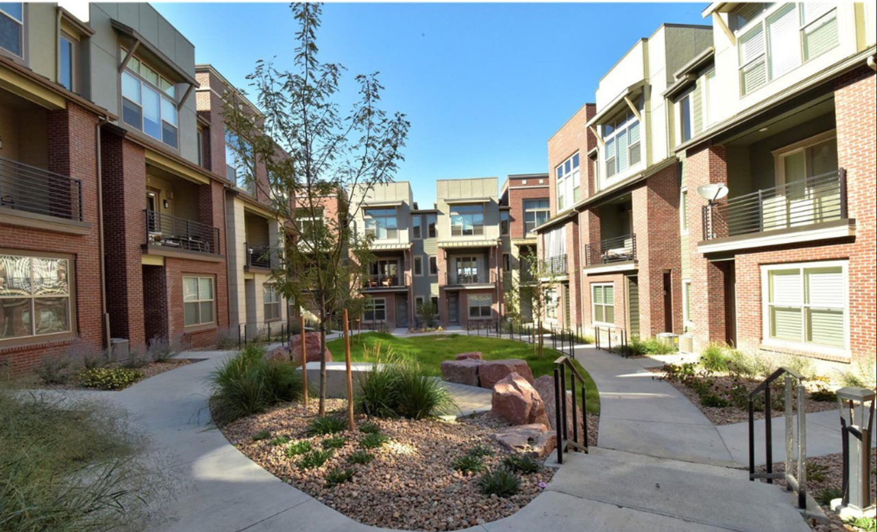 523 Primrose Ln - Photo 2 of 17