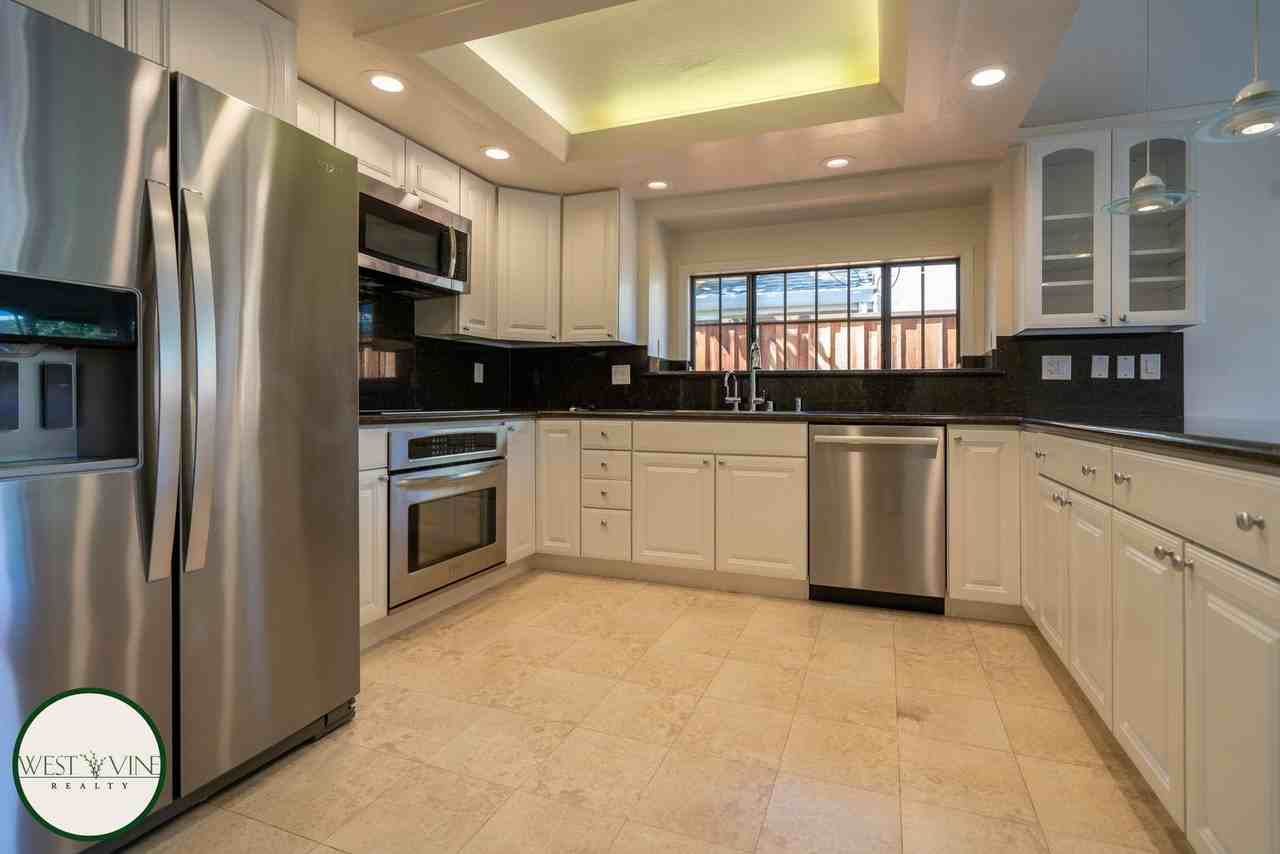 1309 Melbourne St - Photo 5 of 24