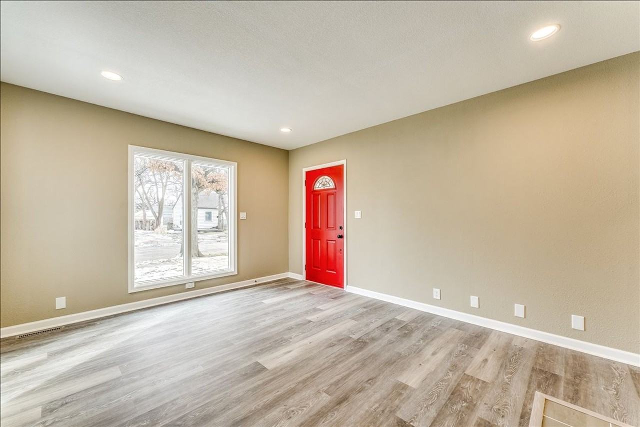 1613 N Burns St - Photo 6 of 25