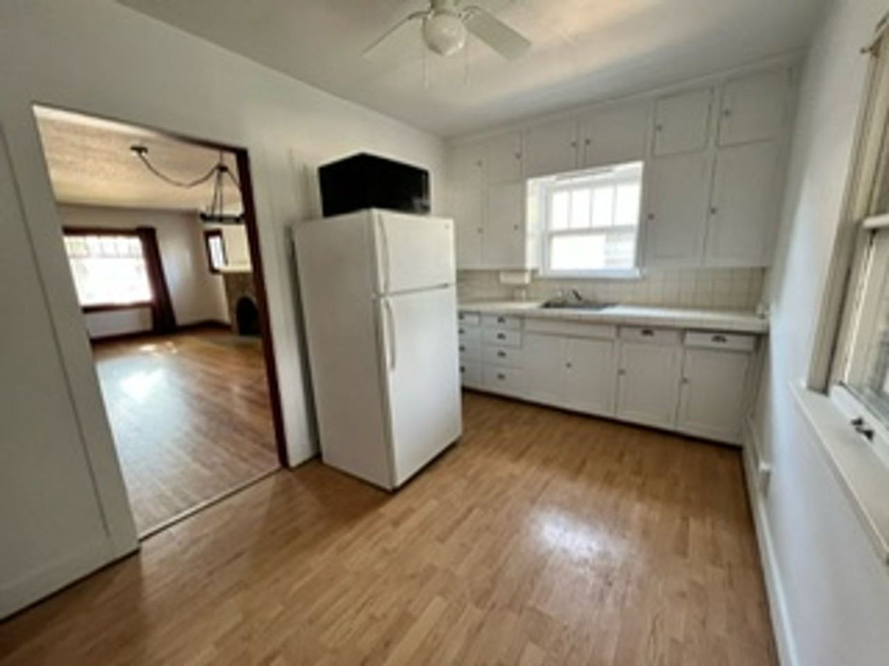 117 S Jackson St - Photo 5 of 19