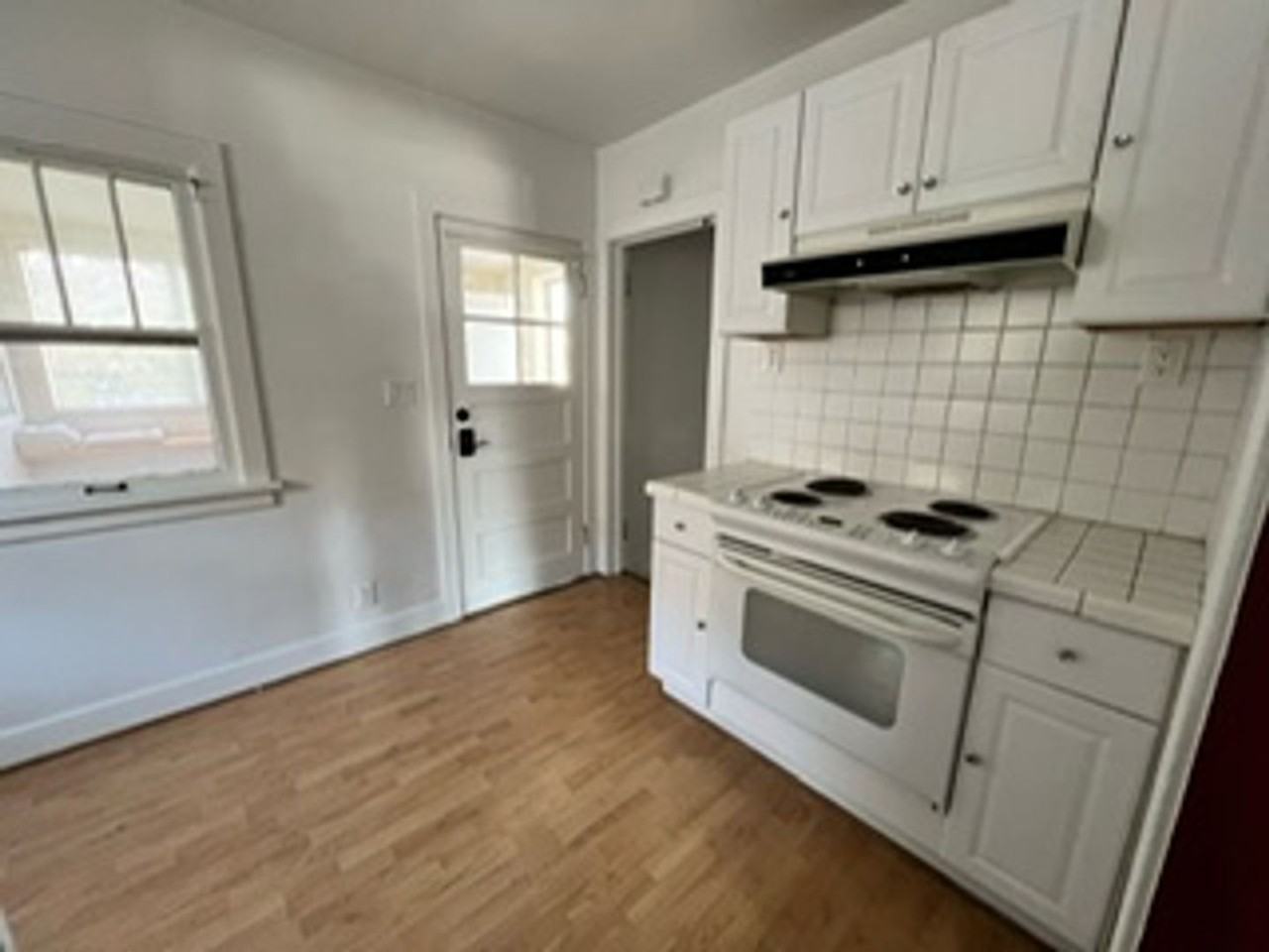 117 S Jackson St - Photo 6 of 19