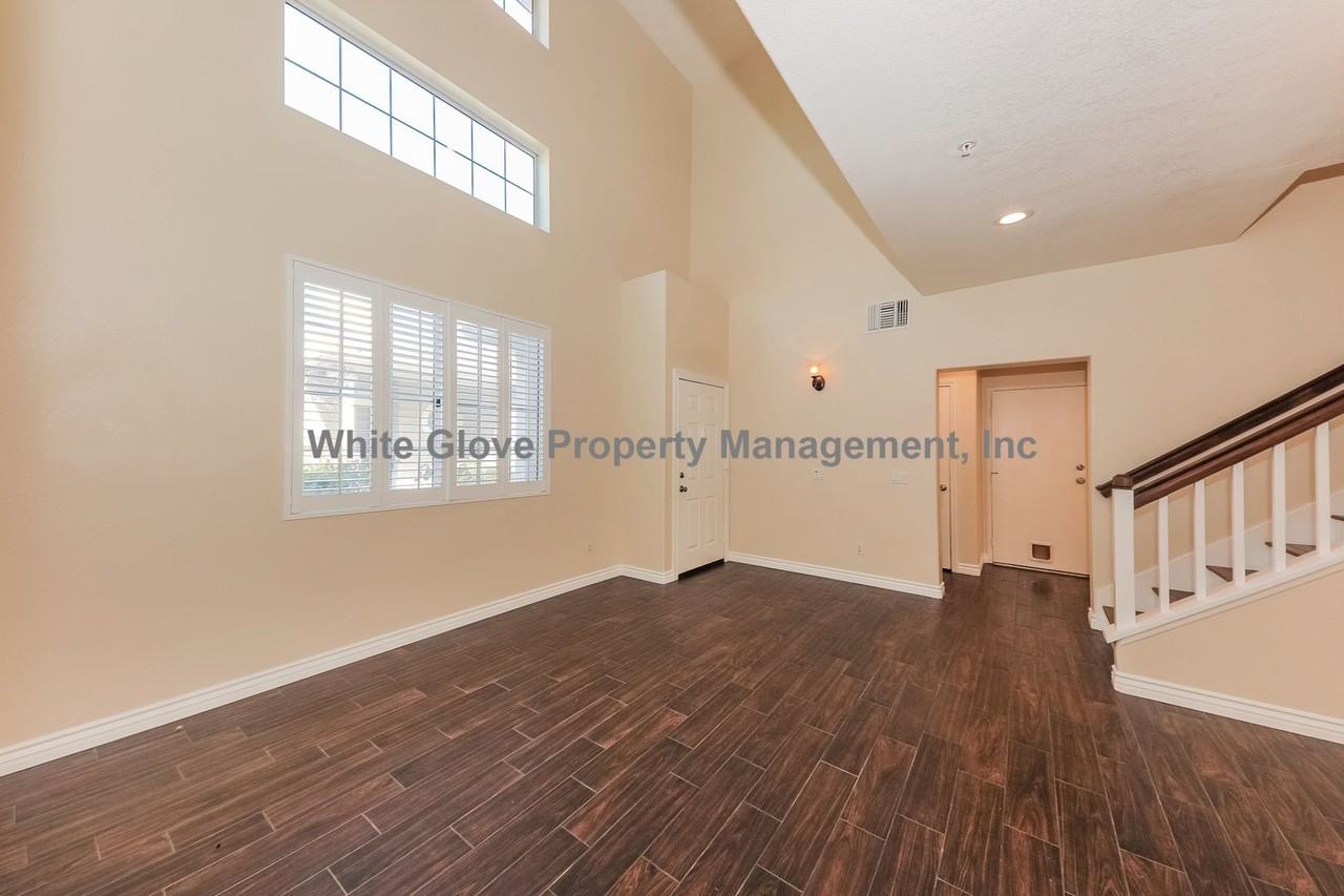 6385 Woodrow Ct - Photo 4 of 18