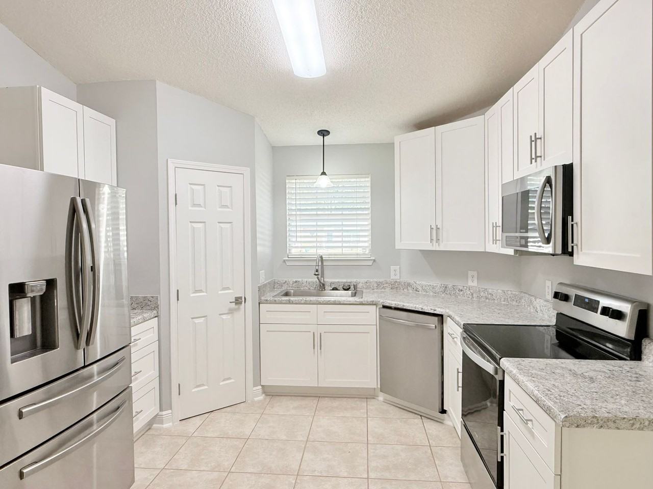 4219 Crosswinds Dr - Photo 4 of 15