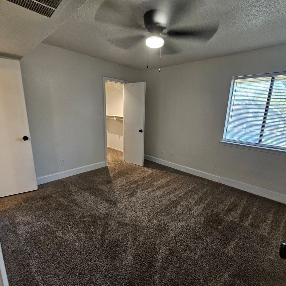 5919 Harvest Hill Rd #2085 - Photo 7 of 20