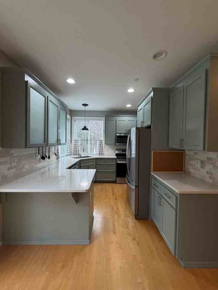 2060 Hammond Ave - Photo 5 of 26