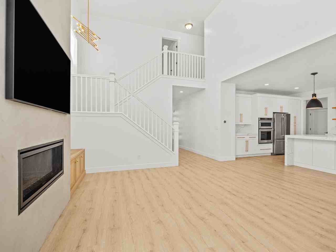 136 N Desert Sage Dr - Photo 5 of 50