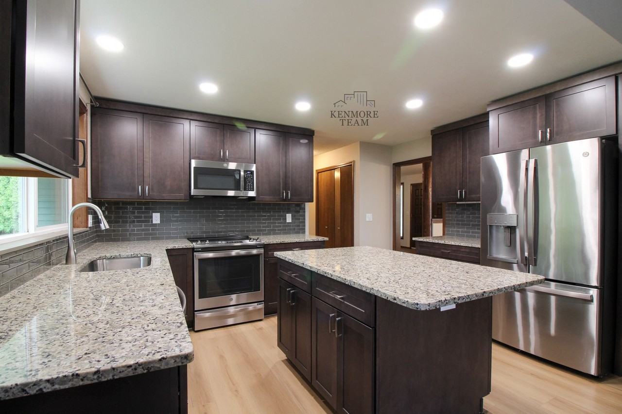 10821 W Court St - Photo 2 of 26