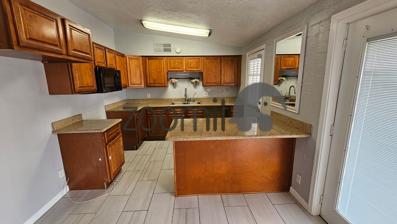 509 S Stewart - Photo 5 of 30