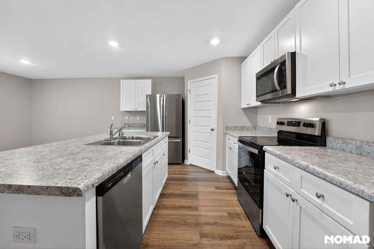 5024 Rivergrass Dr - Photo 4 of 31