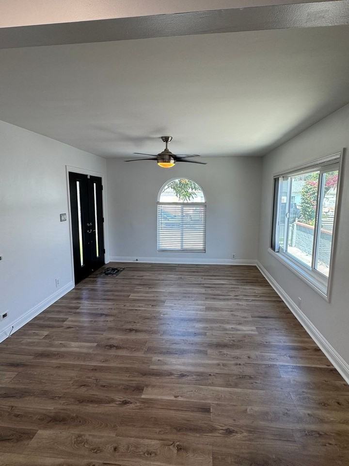 2672 E Washington St #2672 - Photo 3 of 33