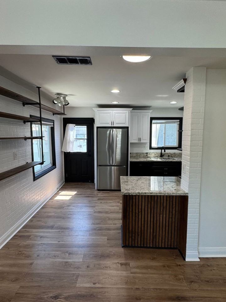 2672 E Washington St #2672 - Photo 5 of 33