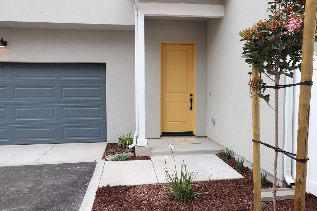 1713 River Vista - Photo 2 of 38