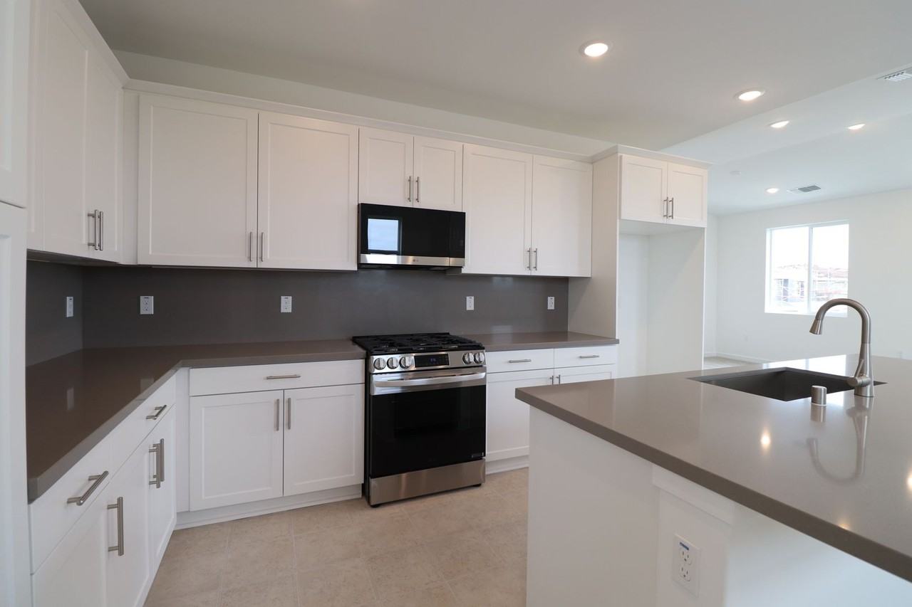 1713 River Vista - Photo 5 of 38